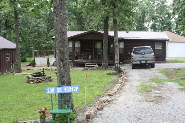208 SE 10212 P LN, Deepwater, MO 64740