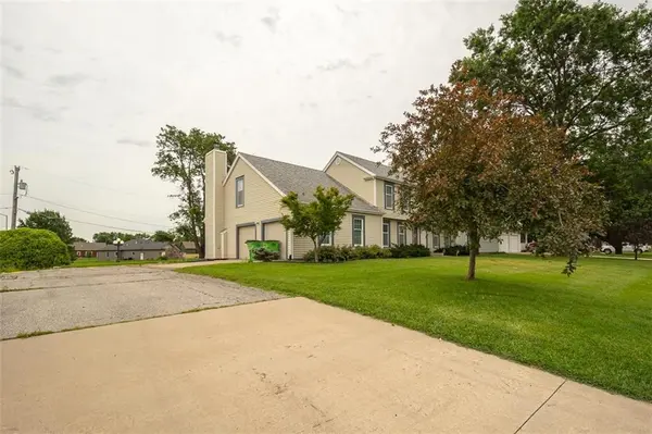 1701 S Ash ST, Ottawa, KS 66067