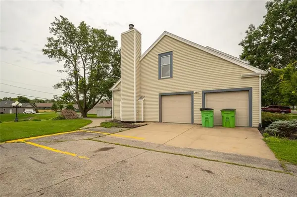 1701 S Ash ST, Ottawa, KS 66067