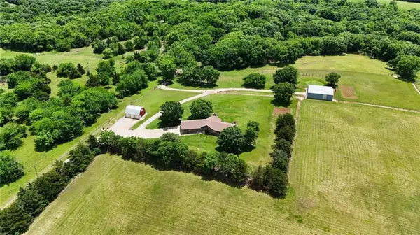 14805 27th ST, Perry, KS 66073