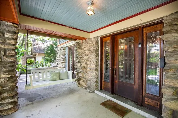 3640 Campbell ST, Kansas City, MO 64109