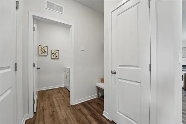 2109 Creek View LN, Raymore, MO 64083