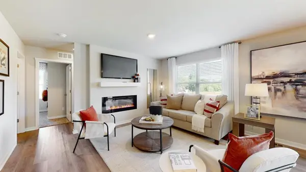 2107 Creek View LN, Raymore, MO 64083