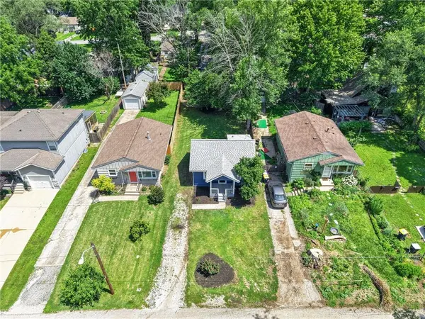 110 W 79th TER, Kansas City, MO 64114