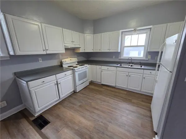 701 N 25th ST, St Joseph, MO 64506