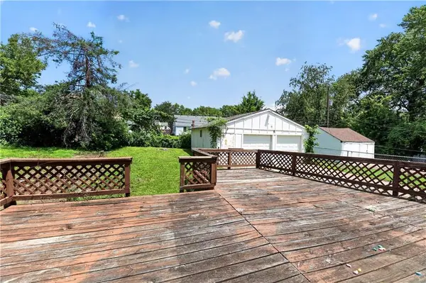 1706 E 76th ST, Kansas City, MO 64131