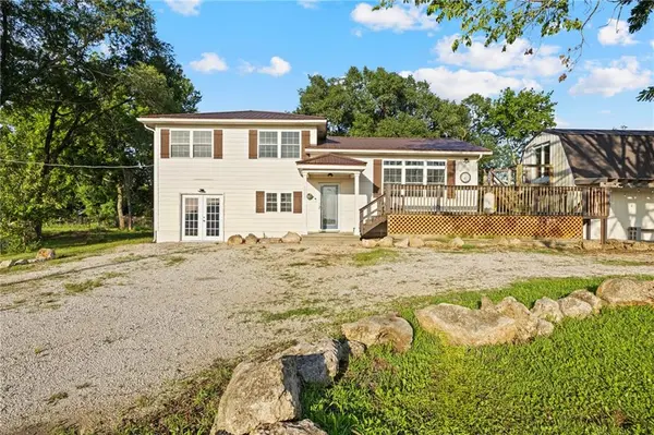 1143 227th ST, Fort Scott, KS 66701