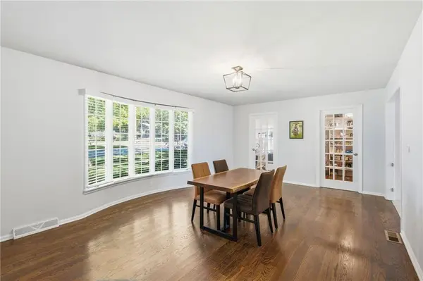9501 Canterbury ST, Leawood, KS 66206