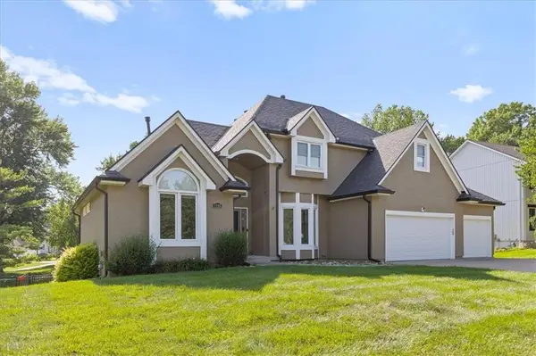 1308 SW Surrey Trace N/A, Lee's Summit, MO 64081