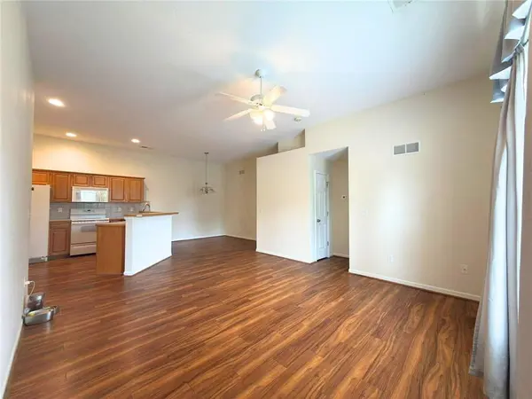 18437 W 156th TER #3500, Olathe, KS 66062