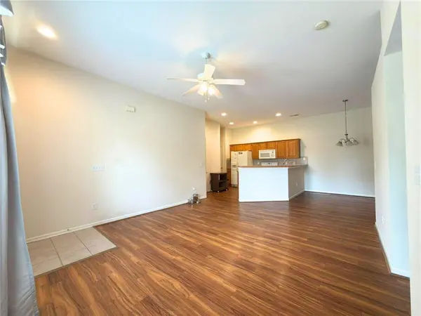18437 W 156th TER #3500, Olathe, KS 66062