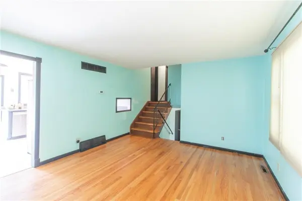 8307 E 92nd TER, Kansas City, MO 64138