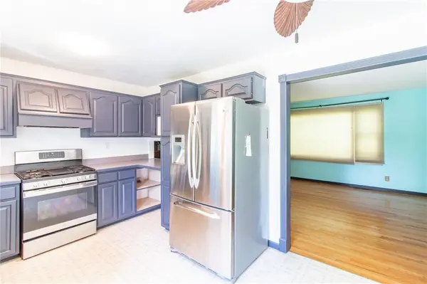 8307 E 92nd TER, Kansas City, MO 64138