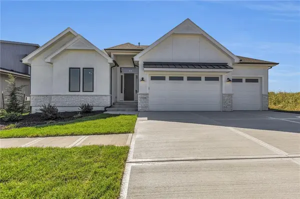 17476 W 163rd PL, Olathe, KS 66062