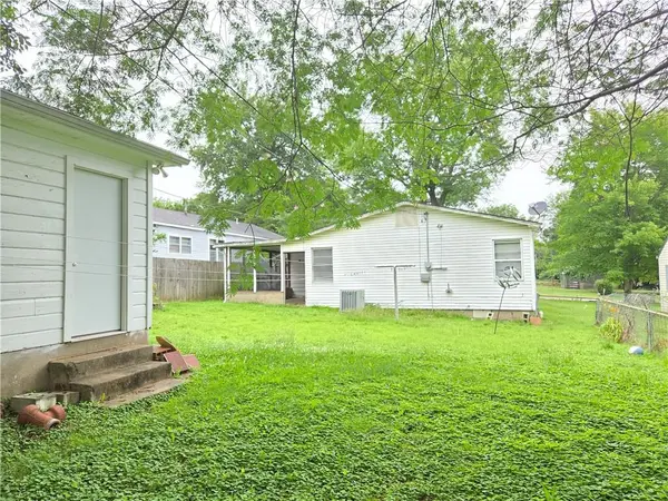 1309 W Martin ST, Coffeyville, KS 67337
