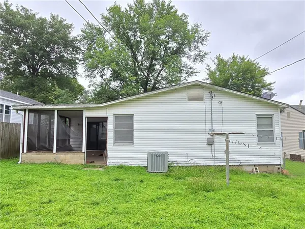 1309 W Martin ST, Coffeyville, KS 67337