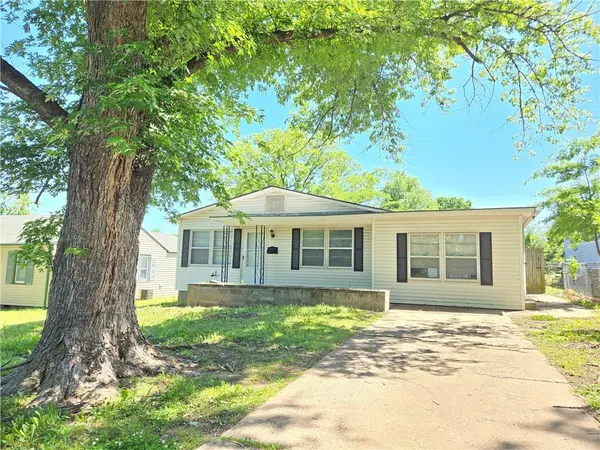 1309 W Martin ST, Coffeyville, KS 67337
