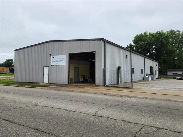 606 E 7th ST, Pittsburg, KS 66762