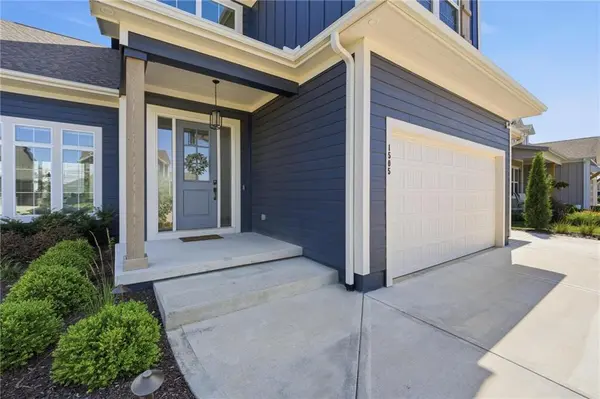 1505 SW Arbormill TER, Lee's Summit, MO 64082