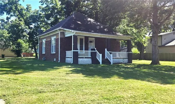 801 W 1st ST, Pittsburg, KS 66762
