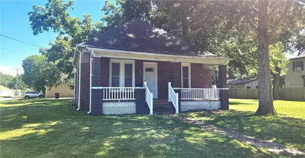 801 W 1st ST, Pittsburg, KS 66762