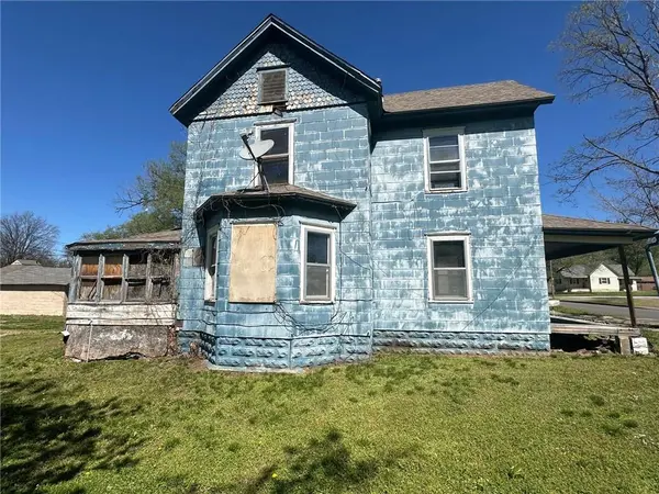 1609 S Evergreen AVE, Chanute, KS 66720