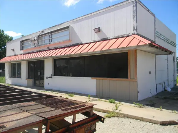 201 W Mary ST, Yates Center, KS 66783