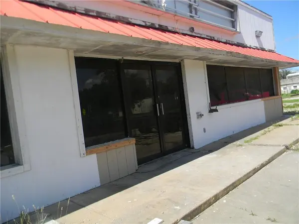 201 W Mary ST, Yates Center, KS 66783