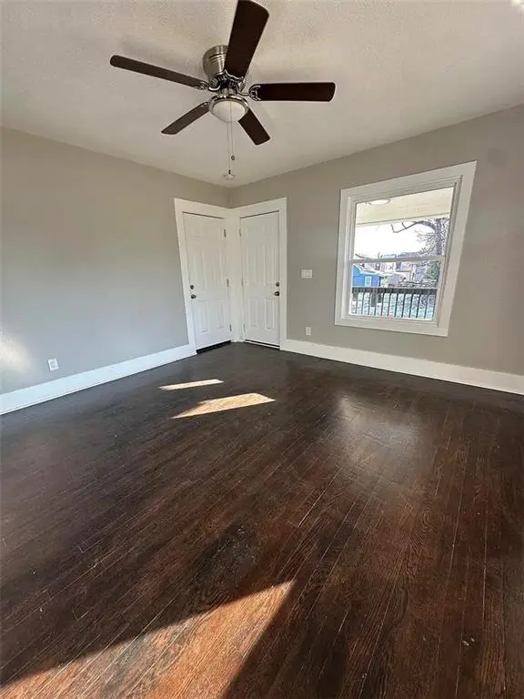 2210 E 34th ST, Kansas City, MO 64109