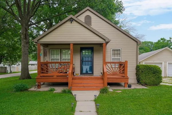 601 S Peoria ST, Louisburg, KS 66053
