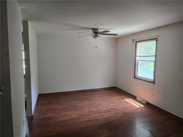 4859 NW Misty LN, Kansas City, MO 64151