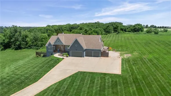 28265 Overbrook RD, Paola, KS 66071