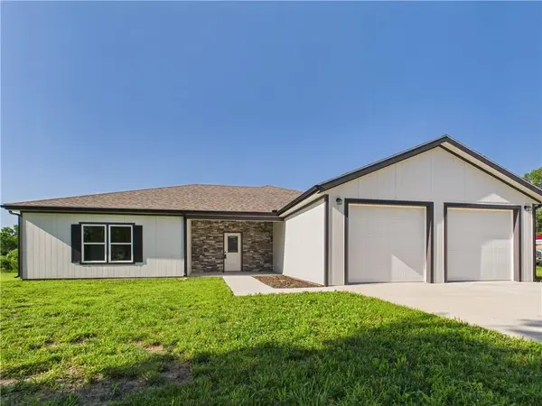 125 NW 171 RD, Warrensburg, MO 64093