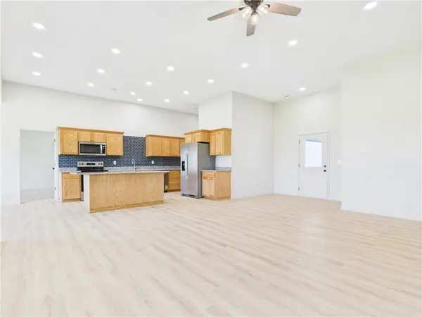 125 NW 171 RD, Warrensburg, MO 64093