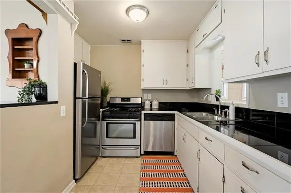 704 S Cedar ST, Belton, MO 64012