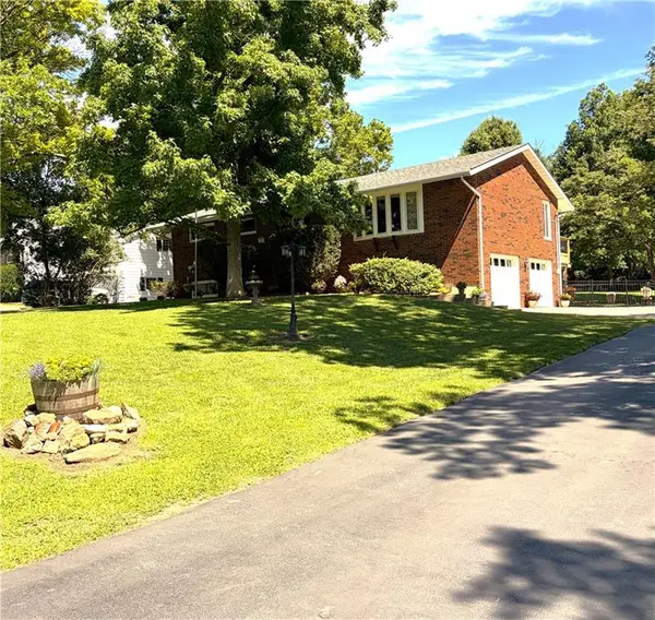 21 SE 215 RD, Warrensburg, MO 64093