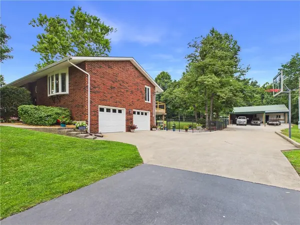 21 SE 215 RD, Warrensburg, MO 64093