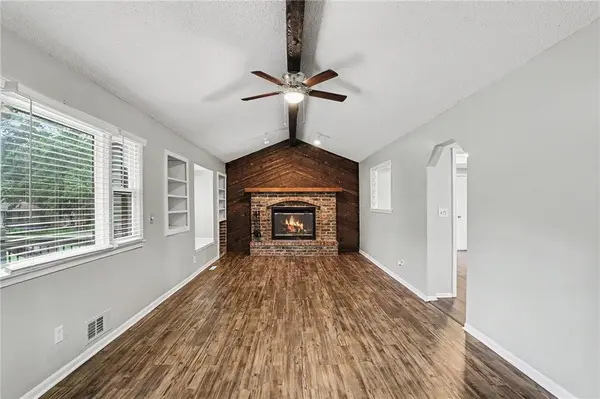 8012 E 100th ST, Kansas City, MO 64134