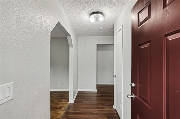 8012 E 100th ST, Kansas City, MO 64134