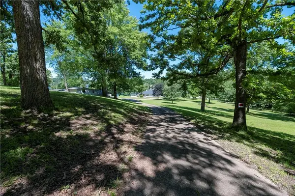 30293 Autumn RD, Gravois Mills, MO 65037