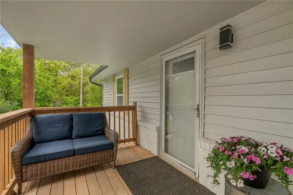 601 E Eisenhower RD, Lansing, KS 66043
