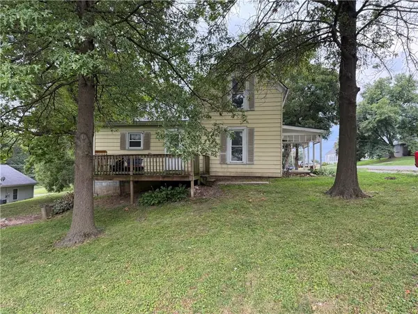 411 E 2nd ST, Dearborn, MO 64439