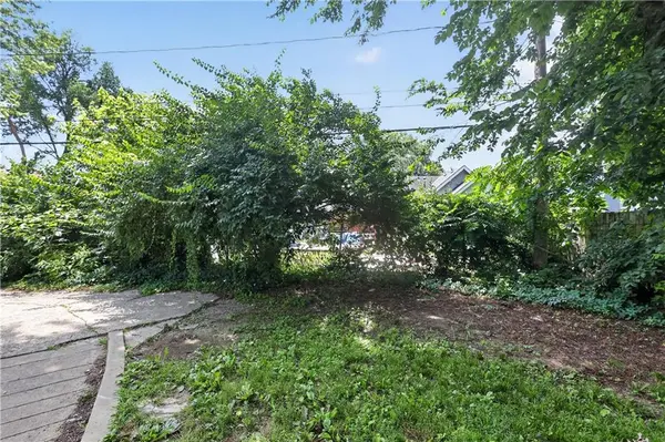 2211 E 68TH TER, Kansas City, MO 64132