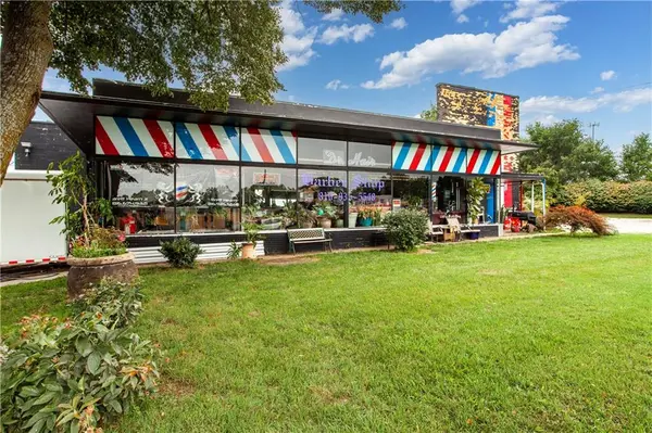 13011 E 40 Highway HWY, Independence, MO 64055