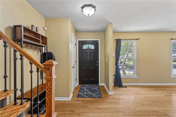 1600 SW 24th ST, Blue Springs, MO 64015