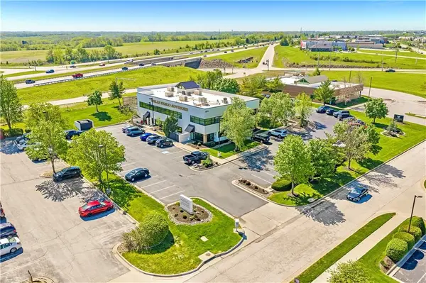 3171 Carnegie DR, Lee's Summit, MO 64064