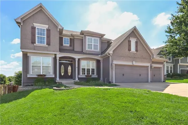 20067 W 108th TER, Olathe, KS 66061