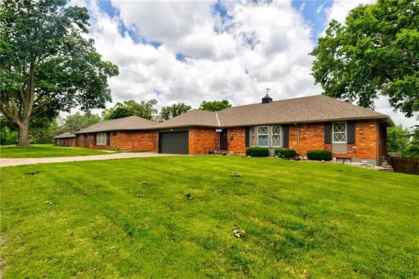 12162 E 39th TER #S, Independence, MO 64052