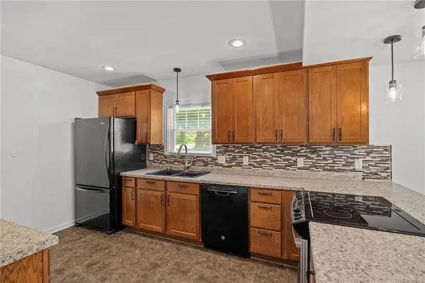 2206 Dewey ST, St Joseph, MO 64505