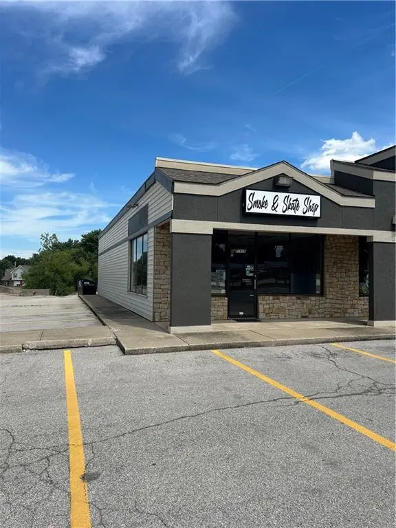 1416 S 7 HWY, Blue Springs, MO 64014